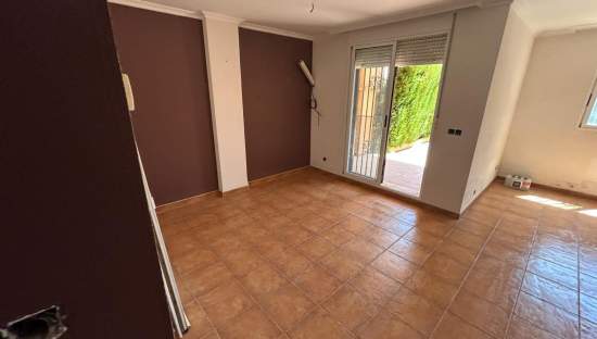Casa Adosada en venta en Chiva, Valencia
