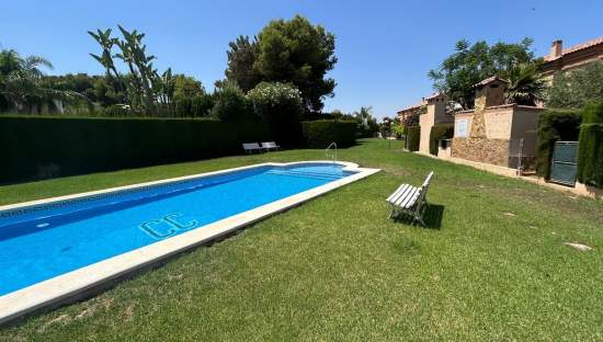 Casa Adosada en venta en Chiva, Valencia