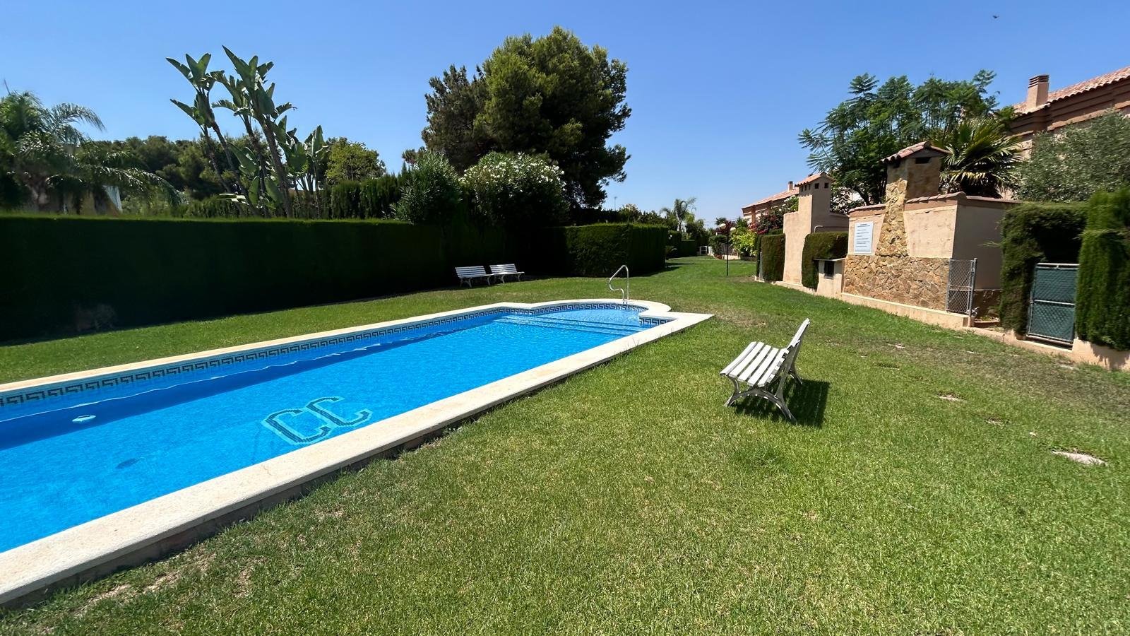 Casa Adosada en venta en Chiva, Valencia