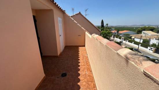 Casa Adosada en venta en Chiva, Valencia