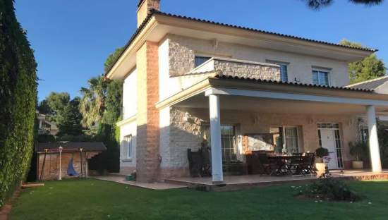 Chalet en venta en El Puig, Valencia