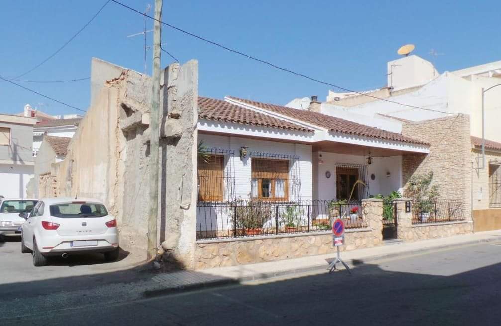 Garaje en venta  en Avenida San Pedro Pilar De La Horadada Alicante