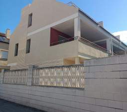 Casa Adosada en venta en Sagunto, Valencia