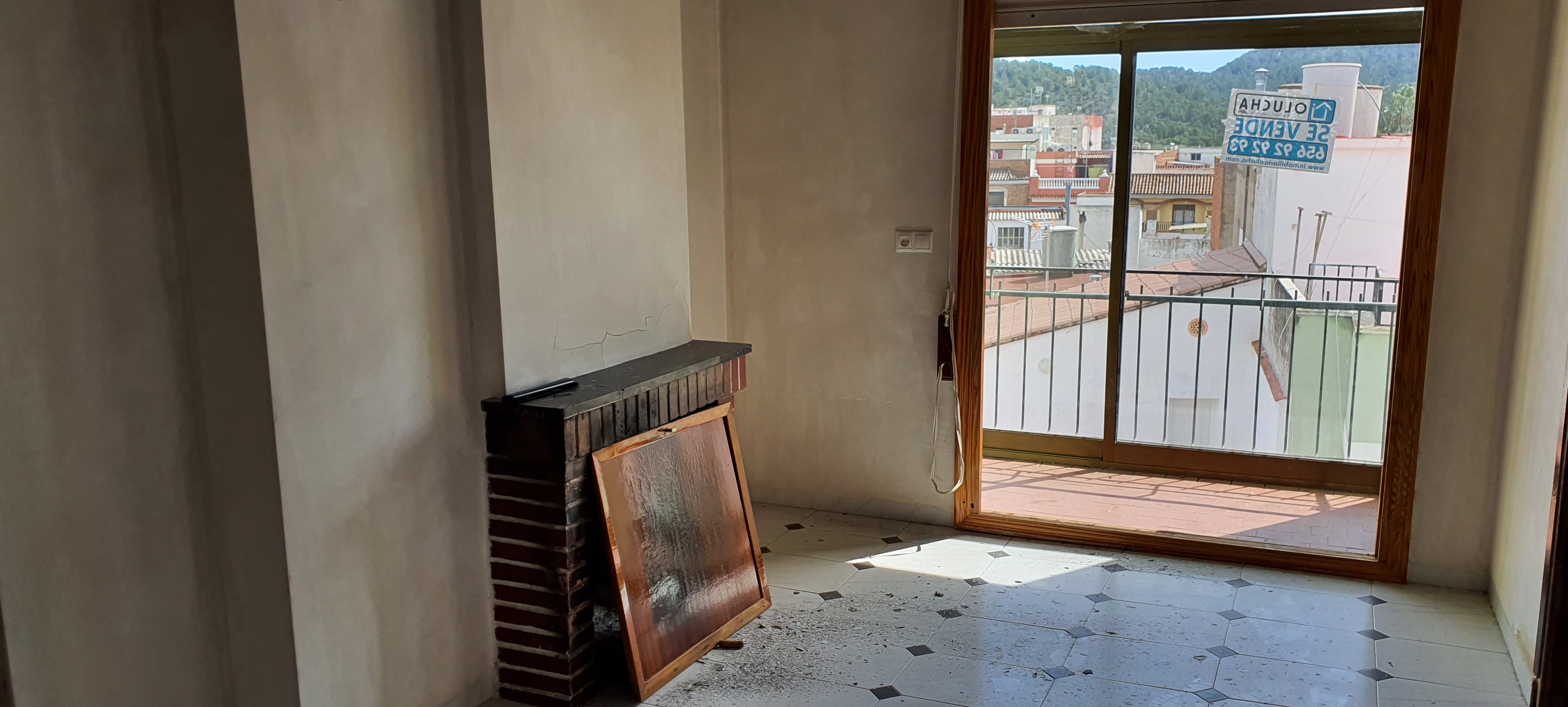 Compra tu piso en cvalle ux Artana por 56000 de 115m y 4 habitaciones