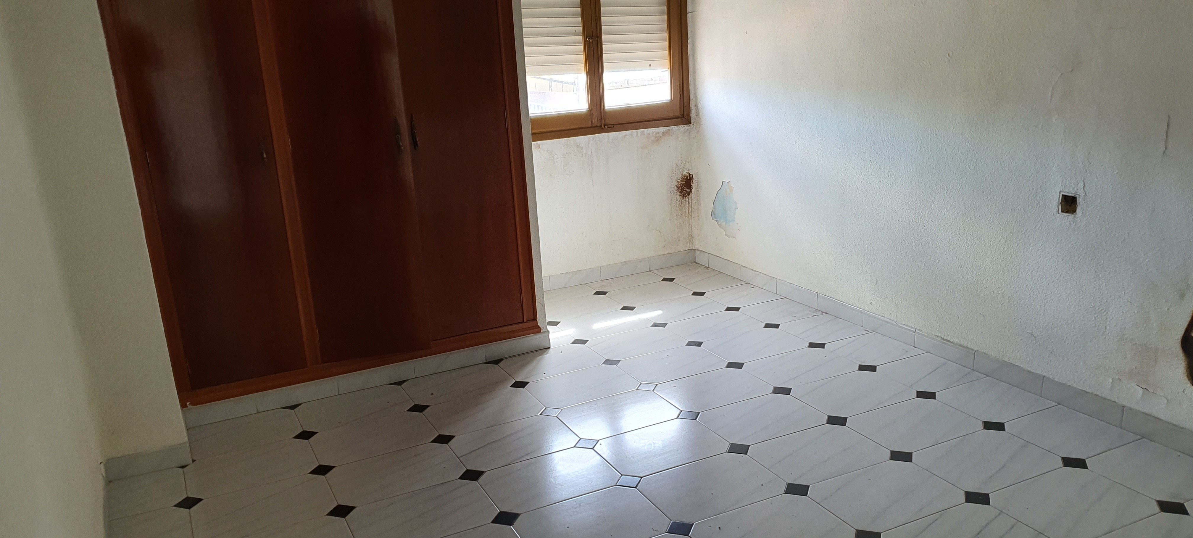 Compra tu piso en cvalle ux Artana por 56000 de 115m y 4 habitaciones