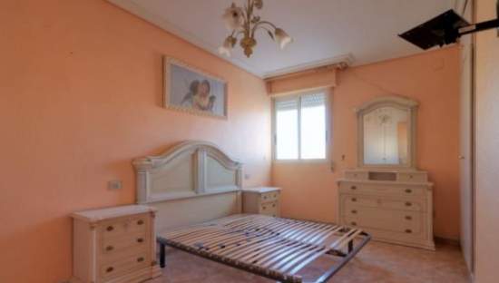 Venta de piso por 93800 con 108m y cuatro habitaciones en calle primero de mayo en ChilchesXilxes