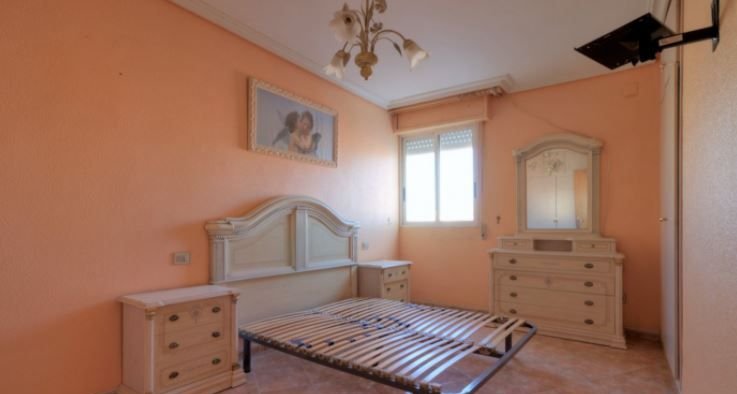 Venta de piso por 93800 con 108m y cuatro habitaciones en calle primero de mayo en ChilchesXilxes
