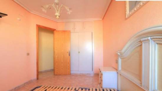Venta de piso por 93800 con 108m y cuatro habitaciones en calle primero de mayo en ChilchesXilxes