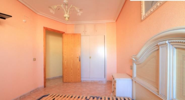 Venta de piso por 93800 con 108m y cuatro habitaciones en calle primero de mayo en ChilchesXilxes
