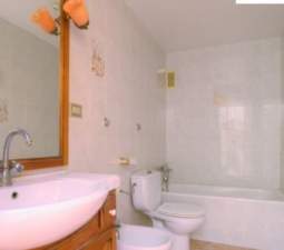 Venta de piso por 93800 con 108m y cuatro habitaciones en calle primero de mayo en ChilchesXilxes