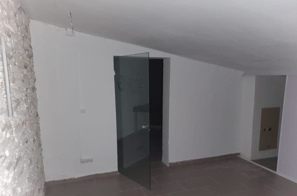 Local Comercial en venta  en Avenida Alcudia Benissa Alicante
