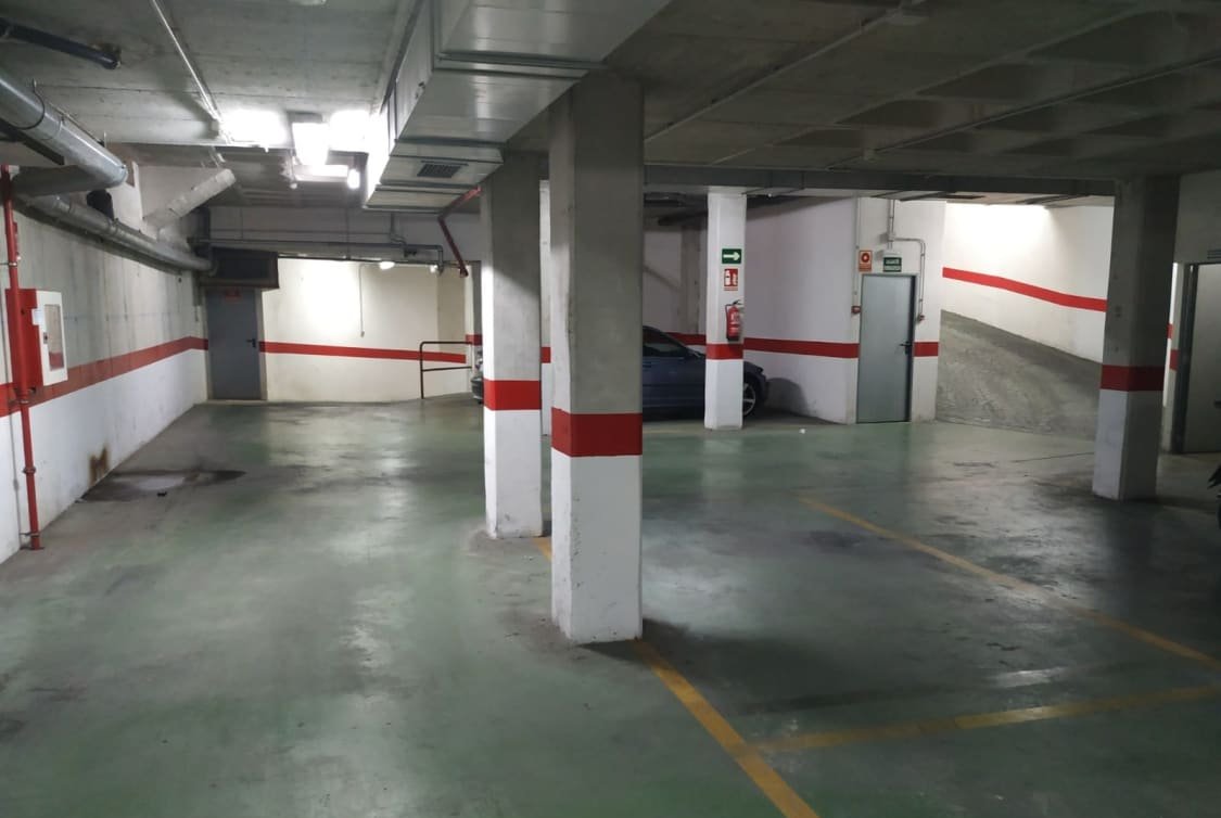 Garaje en venta en Calle Guarda Jurado Elche Alicante