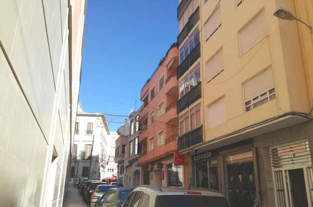 Piso en venta  en Calle Luis Marti Monvar Alicante