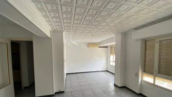 Piso en venta  en Calle Luis Marti Monvar Alicante
