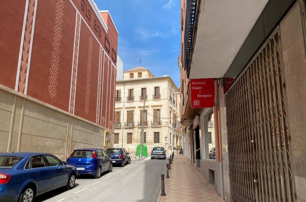 Piso en venta  en Calle Luis Marti Monvar Alicante