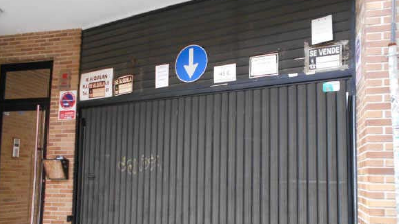 Garaje en venta  en Calle Garcia Lorca Benetsser Valencia
