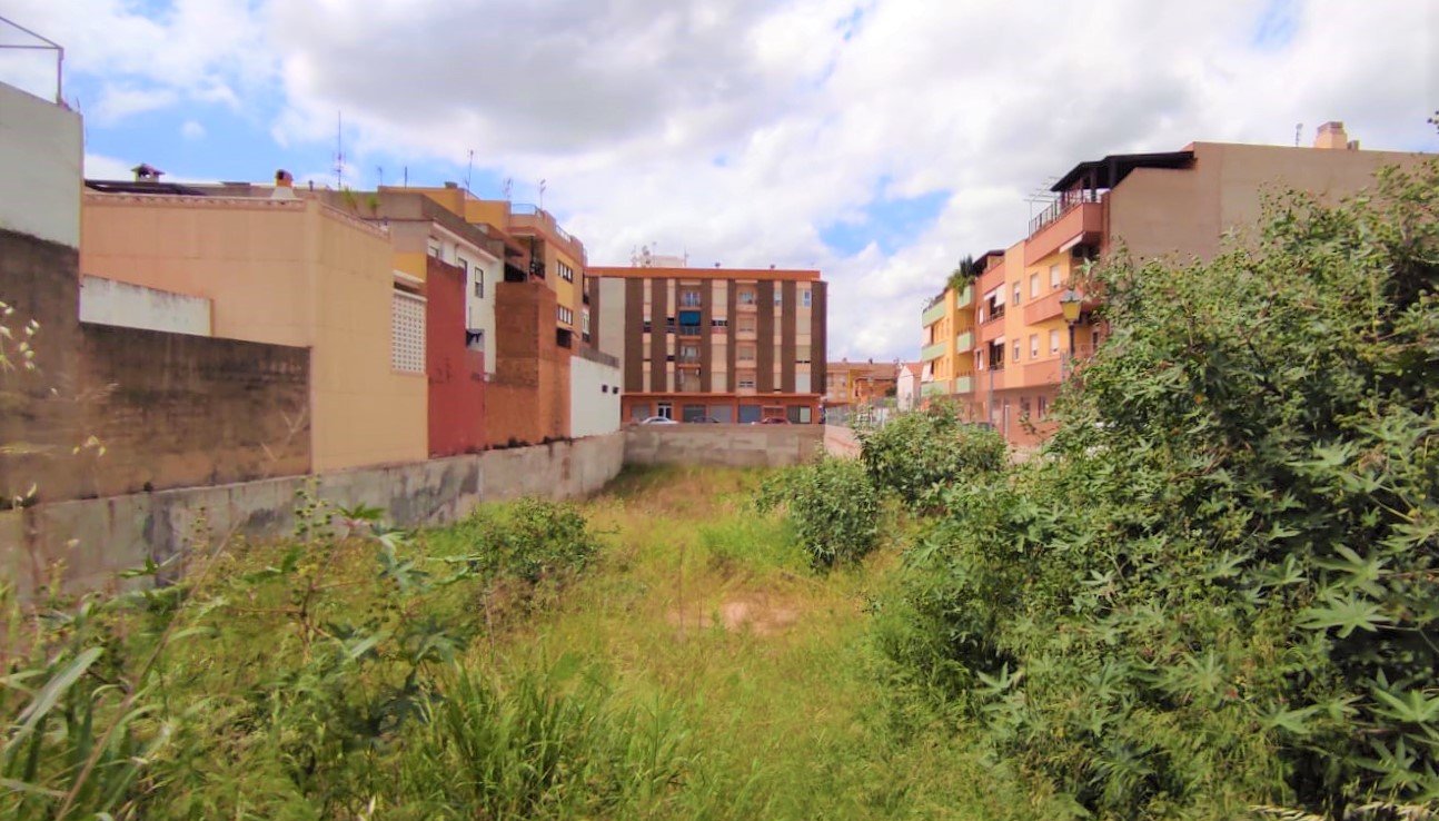 Se vende suelo urbano residencial por 115500 con 1320m en cangel en Manuel
