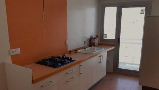 Piso en venta en AV. 9 D'octubre, L'alcúdia De Crespíns, Valencia de 120m, 3 habitaciones y 2 baños