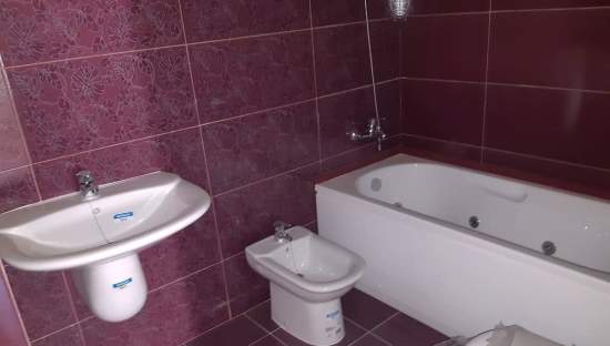Piso en venta en AV. 9 D'octubre, L'alcúdia De Crespíns, Valencia de 120m, 3 habitaciones y 2 baños