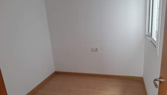 Piso en venta en AV. 9 D'octubre, L'alcúdia De Crespíns, Valencia de 120m, 3 habitaciones y 2 baños