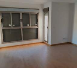Piso en venta en AV. 9 D'octubre, L'alcúdia De Crespíns, Valencia de 120m, 3 habitaciones y 2 baños