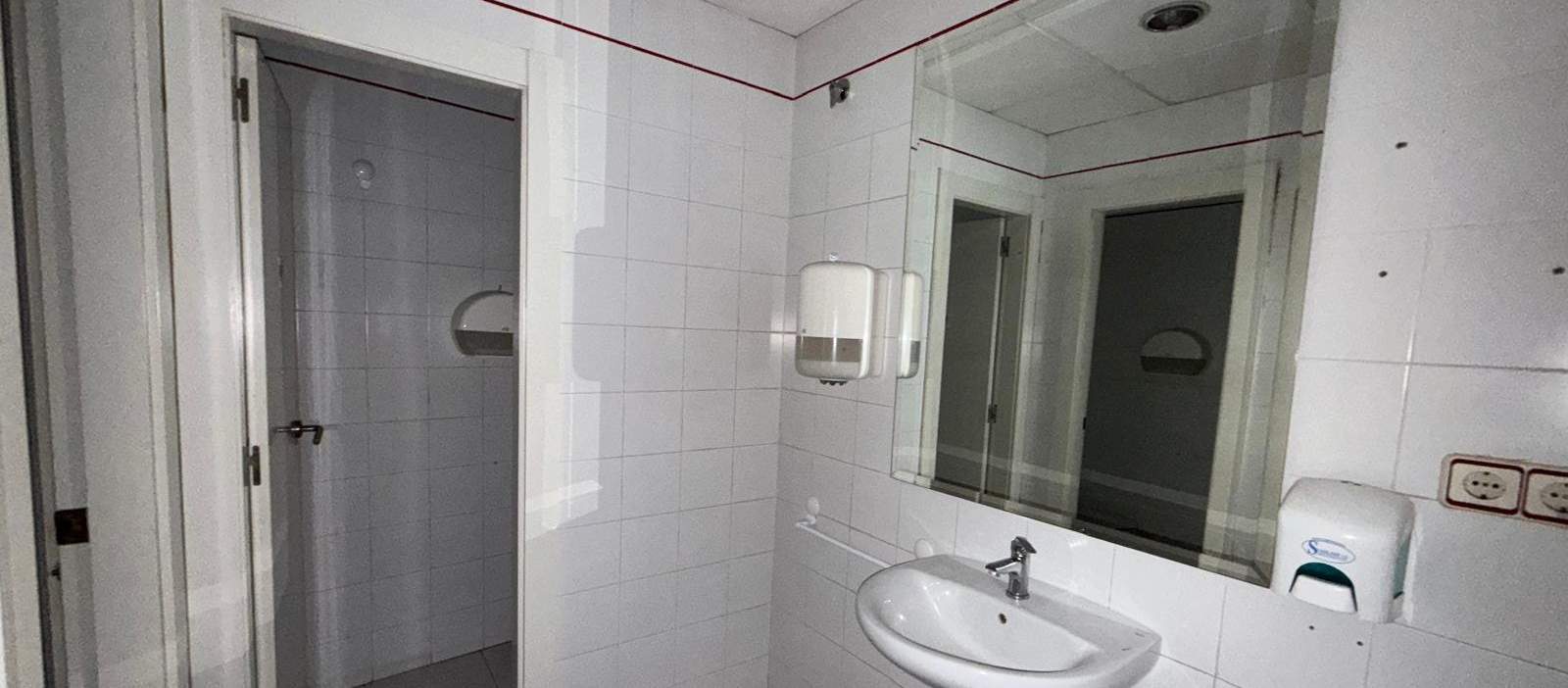 Local en venta en Alzira, Valencia