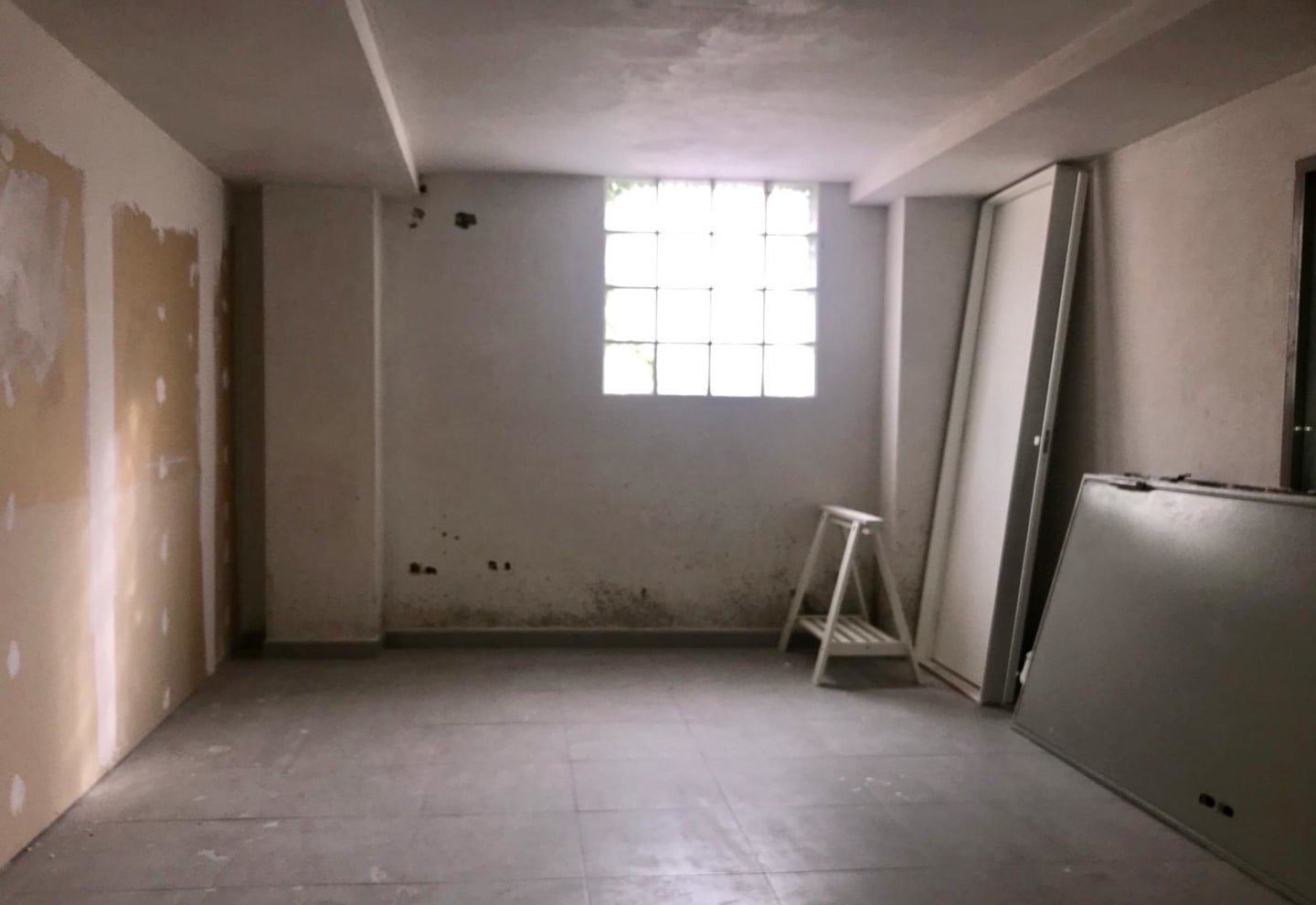 Local Comercial en venta  en Calle Legionario Bernabeu Gandia Valencia