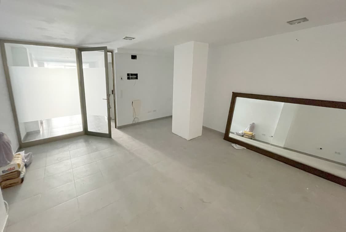 Local Comercial en venta  en Calle Legionario Bernabeu Gandia Valencia