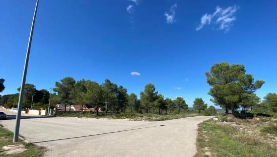 Adquiere suelo urbanizable residencial en calle la solana en MogenteMoixent por 102000 de 83752m