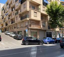Local Comercial en venta  en Calle Juan Gil Albert Alcoy Alicante