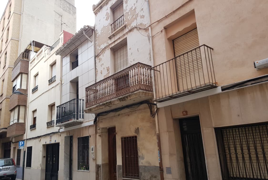 Casa Adosada de 3 Habitaciones en venta en Villarreal, Castellón |  HRF000105382