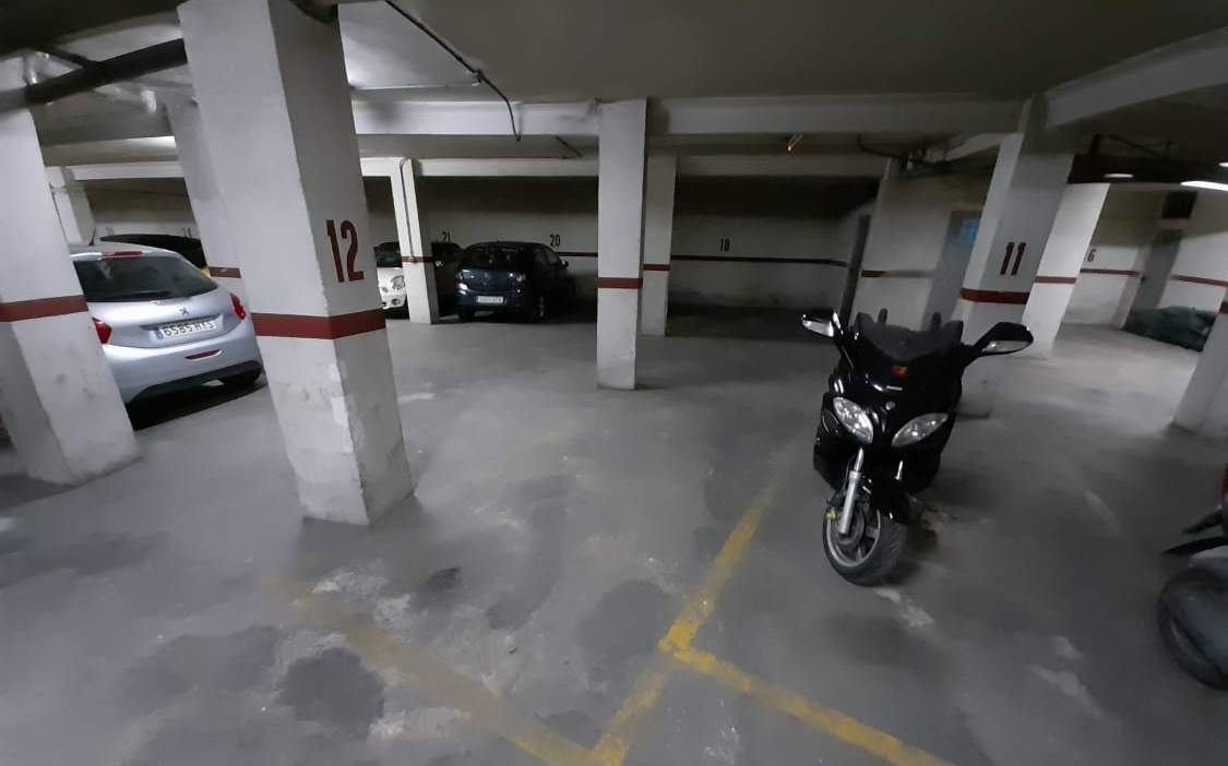 Garaje en venta  en Avenida Doctor Peset Aleixandre Valencia Valencia