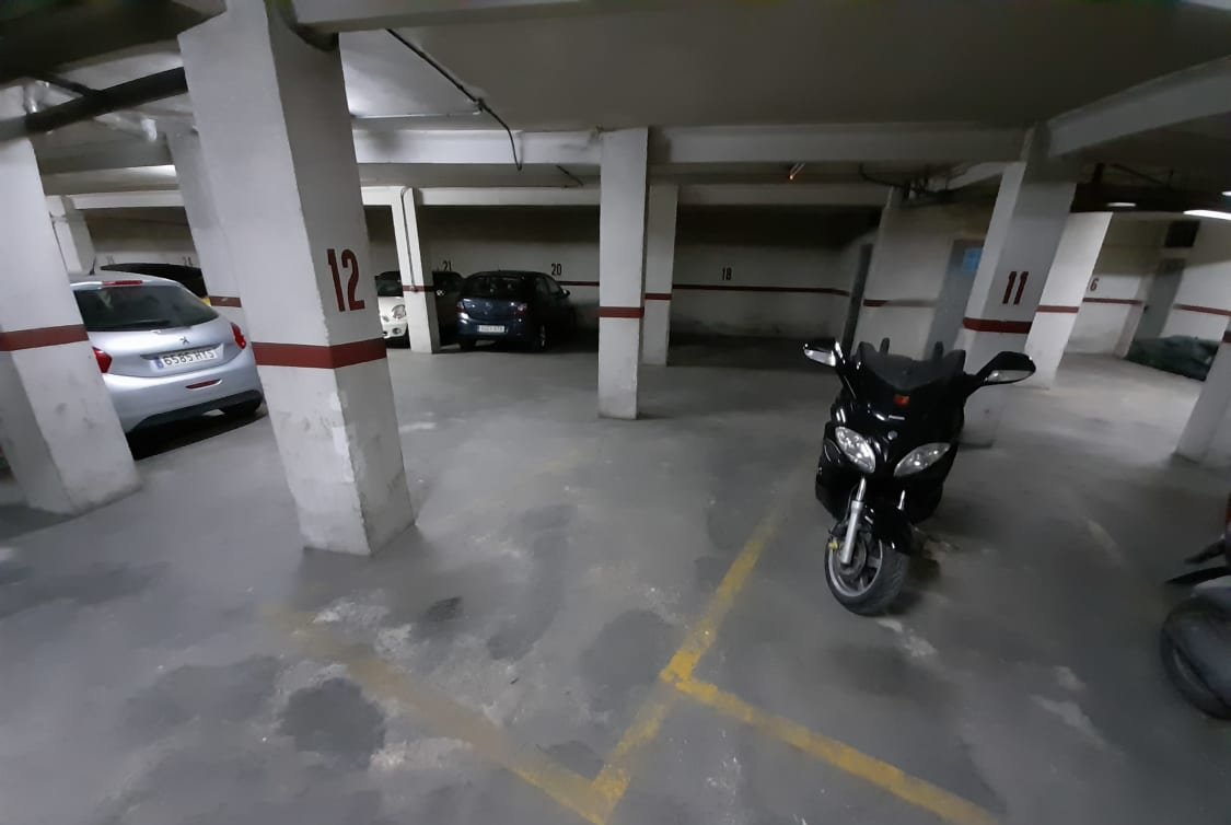 Garaje en venta  en Avenida Doctor Peset Aleixandre Valencia Valencia