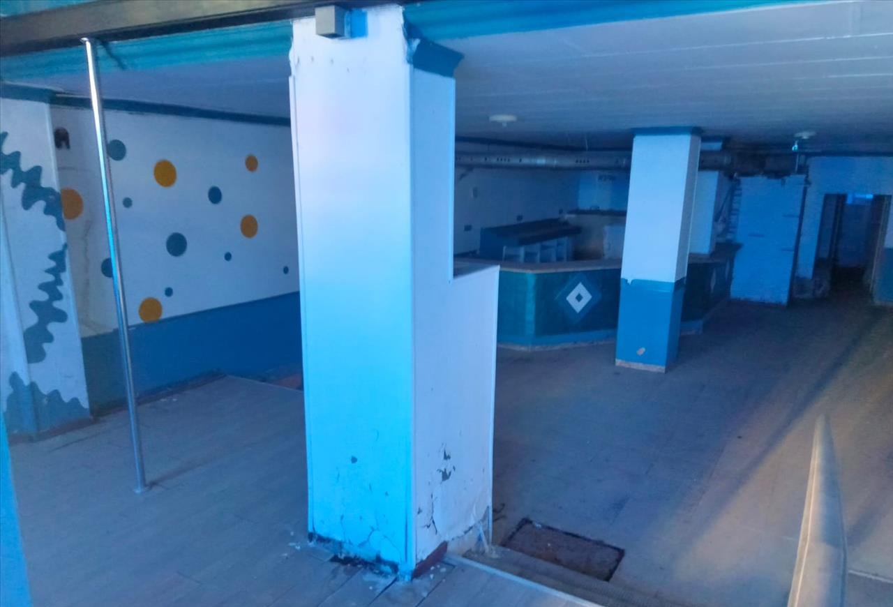 Local comercial disponible en ccamp morvedre edif bitacora Gandia por 82000 de 94m en condiciones de restauracin