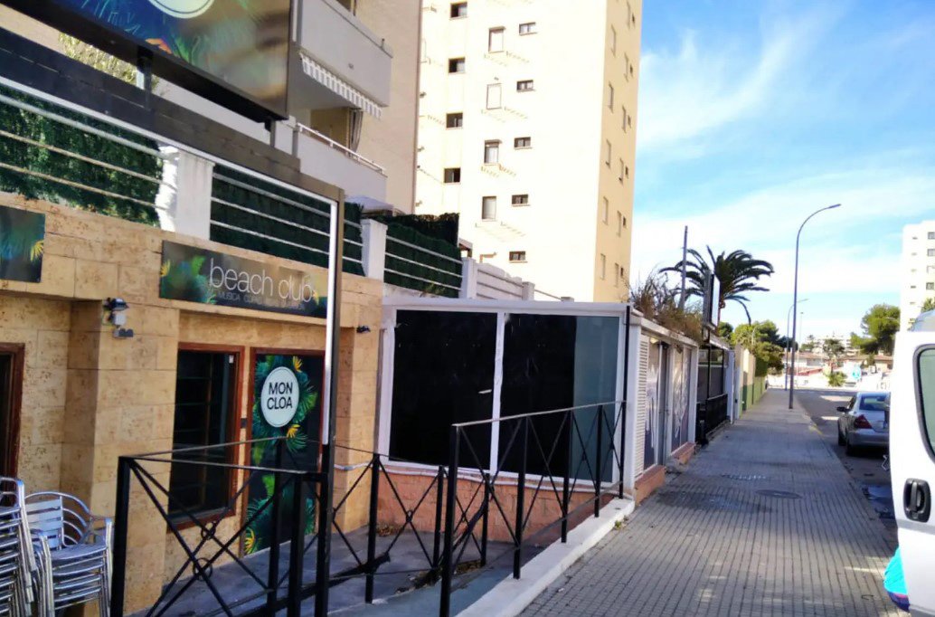 Local comercial disponible en ccamp morvedre edif bitacora Gandia por 82000 de 94m en condiciones de restauracin