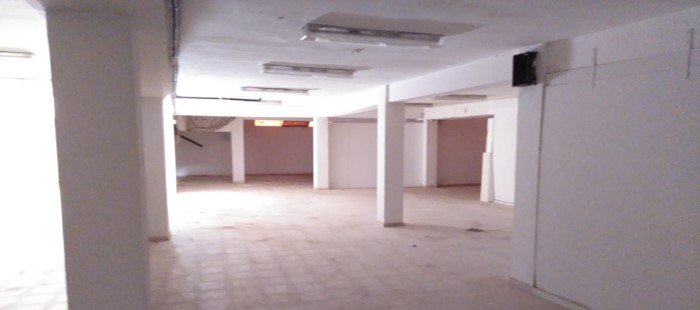 Local comercial a la venta en calle plaza del mercat Almenara por 156600 de 535m en perfectas condiciones