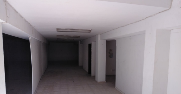 Local comercial a la venta en calle plaza del mercat Almenara por 156600 de 535m en perfectas condiciones