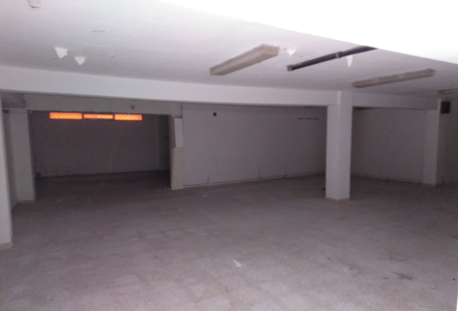 Local comercial a la venta en calle plaza del mercat Almenara por 156600 de 535m en perfectas condiciones