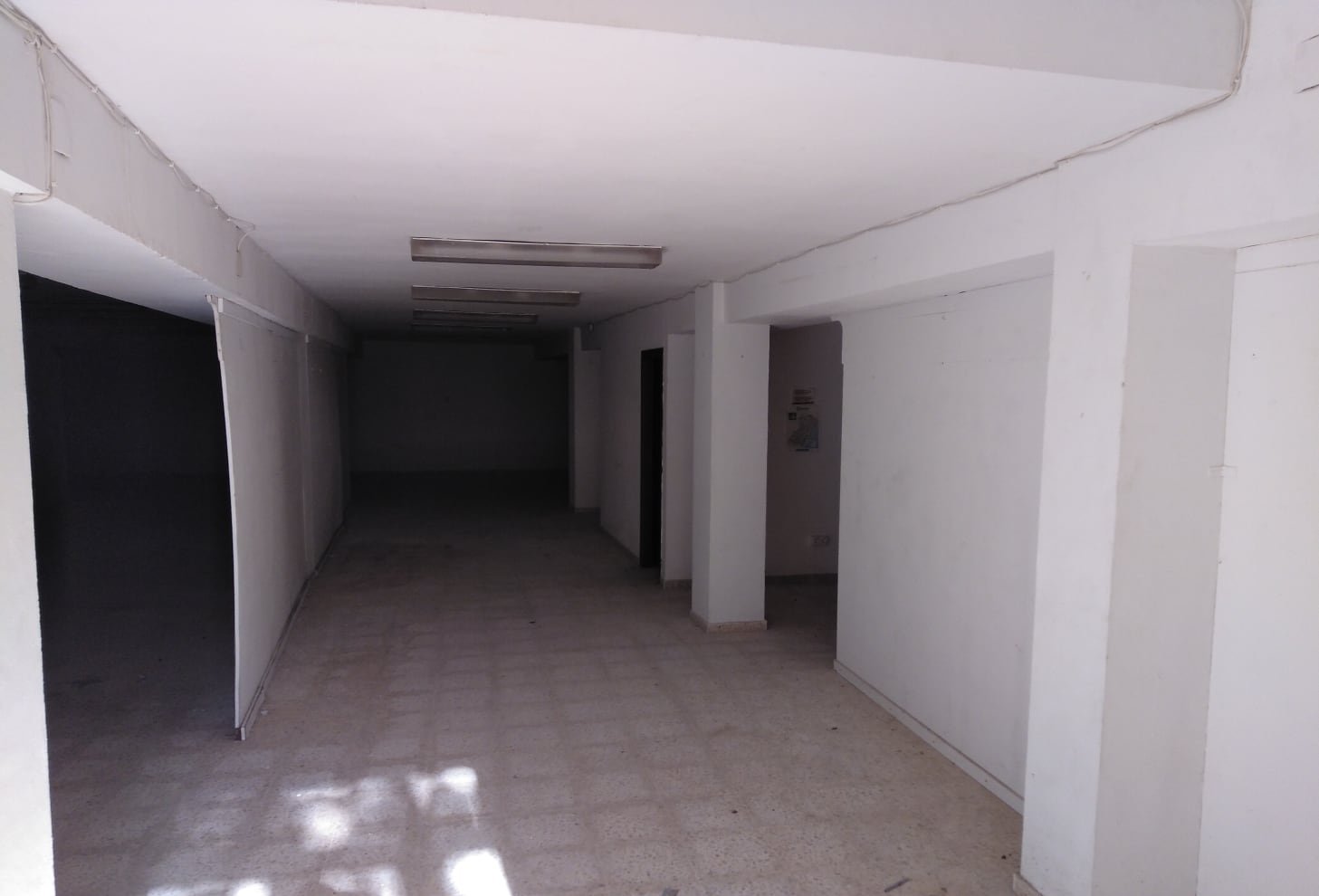 Local comercial a la venta en calle plaza del mercat Almenara por 156600 de 535m en perfectas condiciones