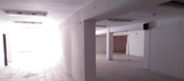 Local comercial a la venta en calle plaza del mercat Almenara por 156600 de 535m en perfectas condiciones