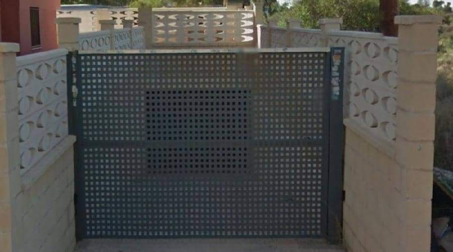 Garaje en venta en Calle Sant Sebastia El Campello Alicante