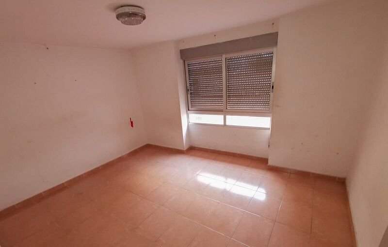 Compra casa en calle campana Coves de Vinrom les por 52000 de 96m y cinco habitaciones