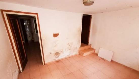 Compra casa en calle campana Coves de Vinrom les por 52000 de 96m y cinco habitaciones