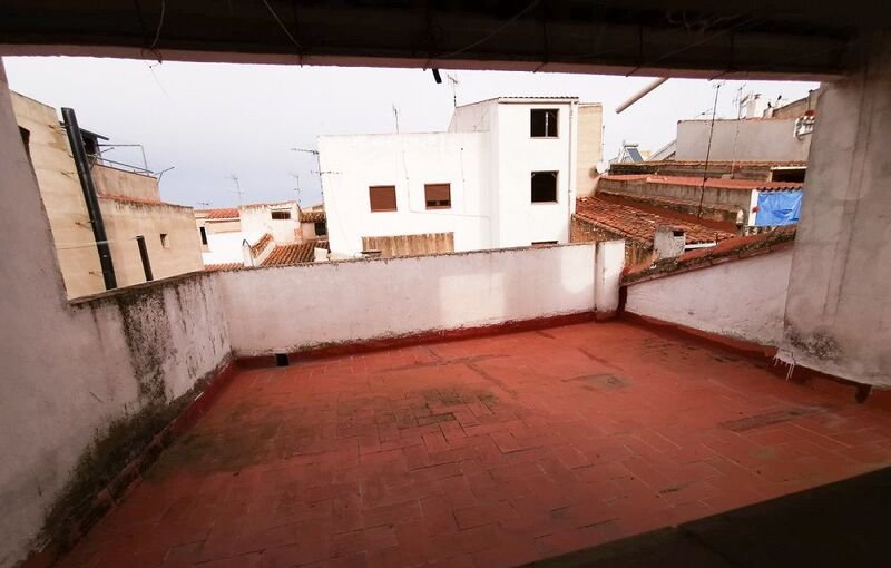 Compra casa en calle campana Coves de Vinrom les por 52000 de 96m y cinco habitaciones