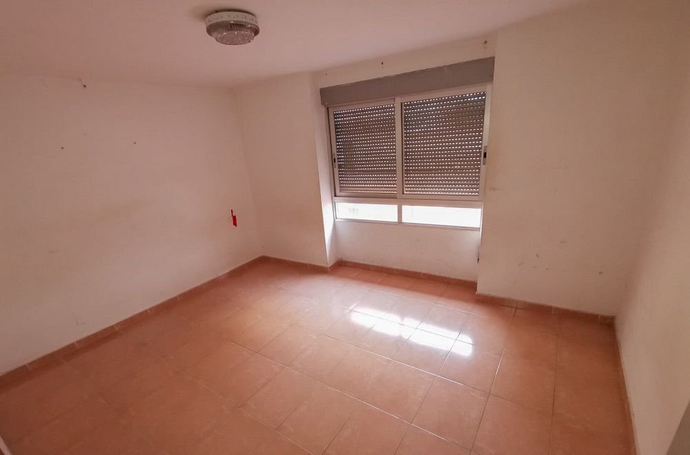 Compra casa en calle campana Coves de Vinrom les por 52000 de 96m y cinco habitaciones