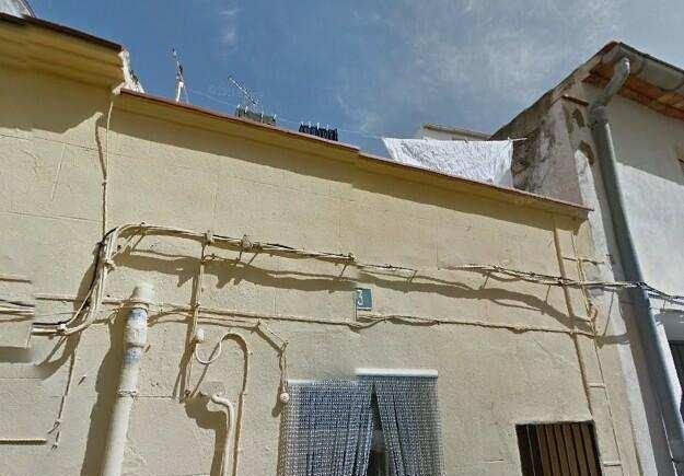 Compra casa en calle campana Coves de Vinrom les por 52000 de 96m y cinco habitaciones