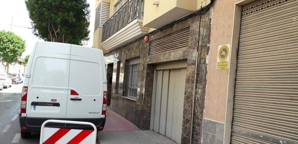 Garaje en venta  en Calle Alfonso Xiii San Vicente Del Raspeig Alicante