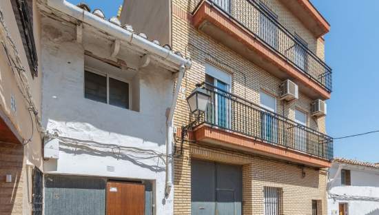 Casa De Pueblo en venta en Calle San Antonio Chiva Valencia
