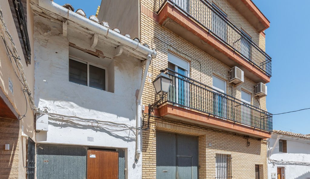 Casa De Pueblo en venta en Calle San Antonio Chiva Valencia