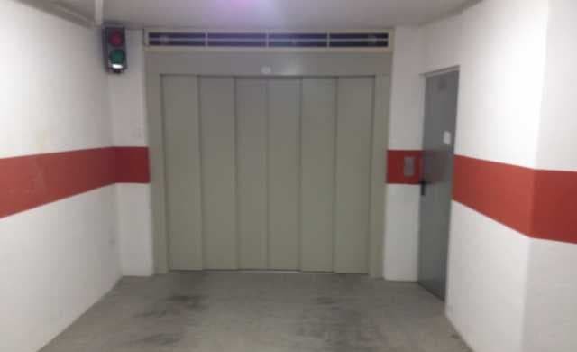 Garaje en venta en Avenida Josep Pau Margantoni Alzira Valencia